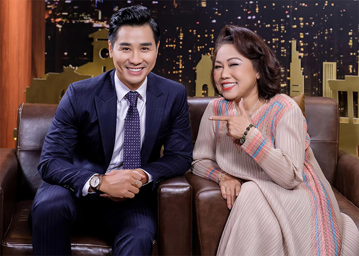 Nữ ca sĩ sinh năm 1967 tươi tắn, rạng ngời xuất hiện trong một show mới đây.