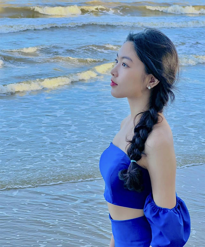 Có người cho rằng Quyền Linh muốn con gái bước chân vào showbiz bằng con đường ca hát, nhưng nam MC cho biết, anh cho con gái tham gia dự án này để lan tỏa những điều tốt đẹp chứ không phải "lót đường" làm ca sĩ như mọi người nghĩ.