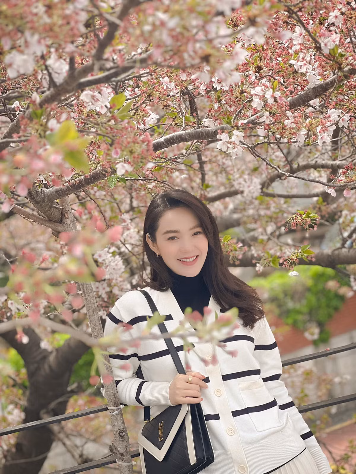 Từ khi thông báo mang thai con đầu lòng nhờ thụ tinh trong ống nghiệm, nữ ca sĩ cởi mở hơn trong việc chia sẻ về đời tư.