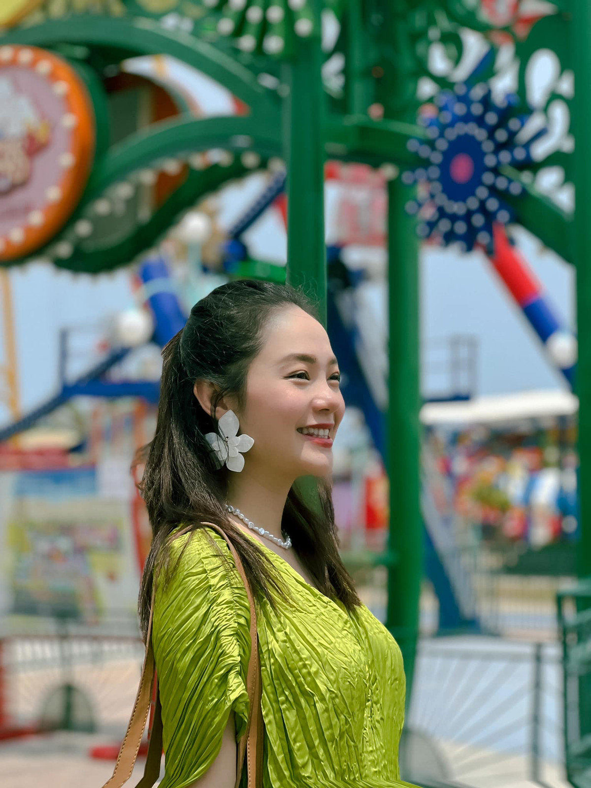 Minh Hằng ngày càng xinh đẹp rạng rỡ.