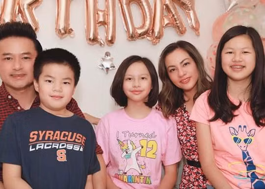 Sau cuộc ly hôn lùm xùm với đại gia Đức An, năm 2010 Ngọc Thúy sang Mỹ định cư và lấy chồng là luật sư, cô sinh thêm một con trai. (Ảnh: ngoisao.vn)