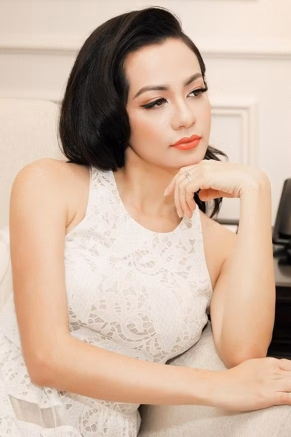 Ba bong hong trong cuoc doi dai gia Duc An