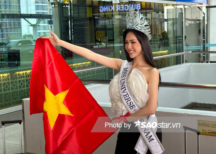 Chính vì thế, khi lên đường thi Miss Universe 2023, Bùi Quỳnh Hoa không nhận được sự ủng hộ của nhiều người hâm mộ, cũng không "trống giong cờ mở" như những người đẹp khác khi đi thi quốc tế. (Ảnh: Saostar)