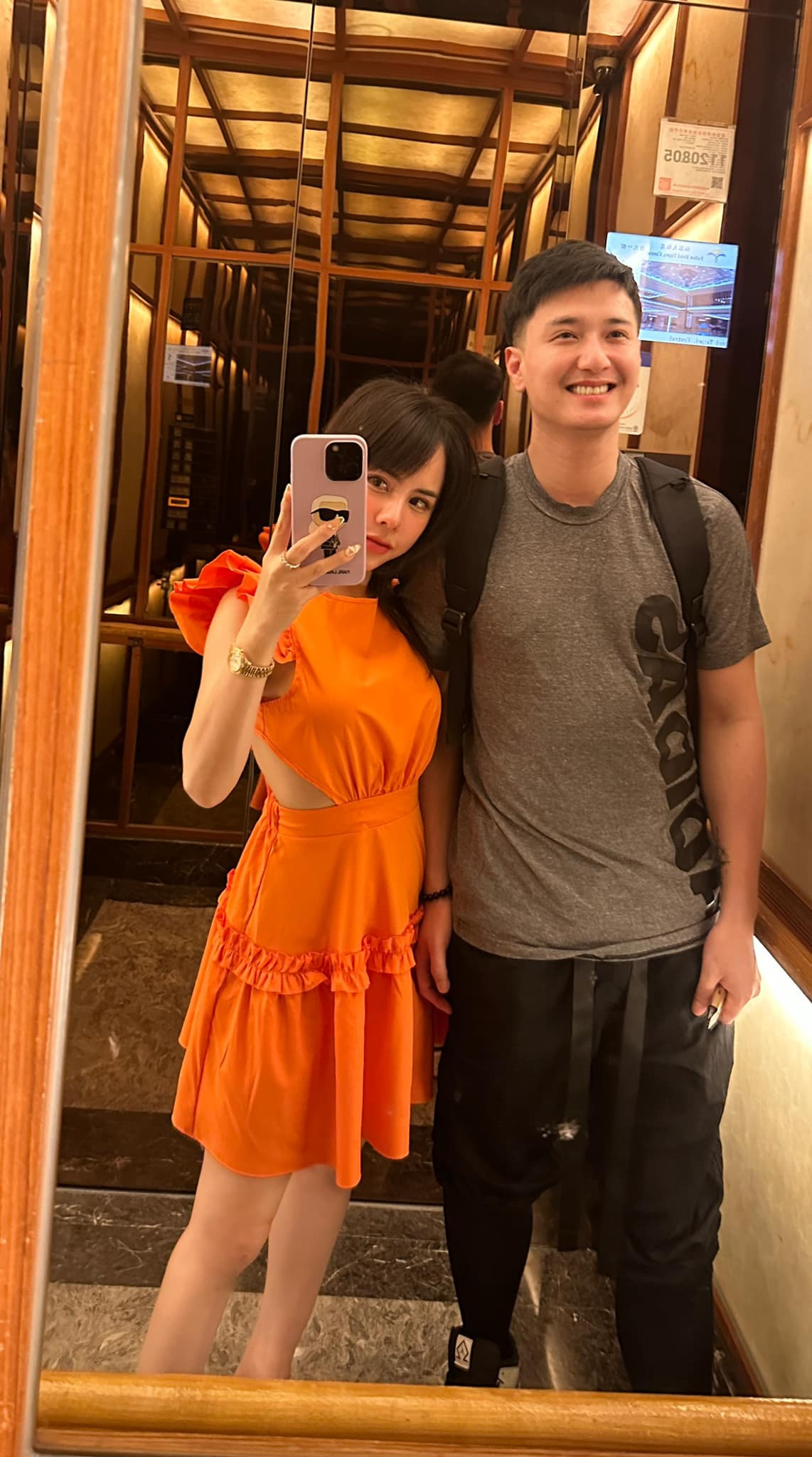 Khi được mọi người thắc mắc "lại mặc hở nữa rồi", Bạch Lan Phương chia sẻ bị bạn trai nhắc suốt.