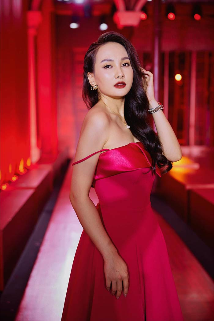 Chính vì thế mà nhan sắc của cô ngày càng thăng hạng.