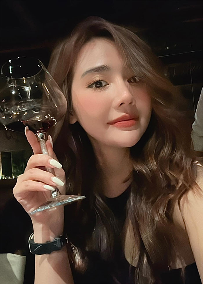 Tháng 6/2019, Huyền Lizzie xác nhận đã hoàn tất thủ tục ly hôn chồng.