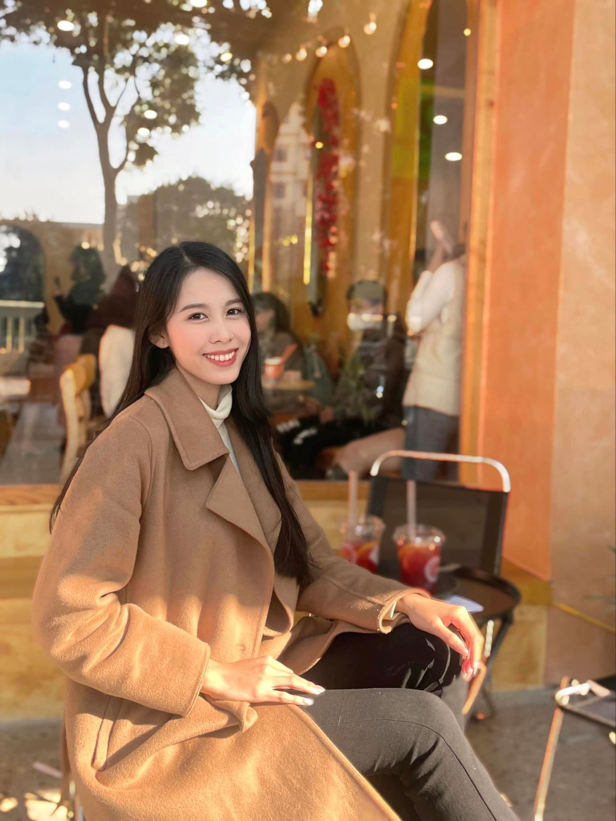 Nàng Á hậu sở hữu nét đẹp trong trẻo và giản dị.