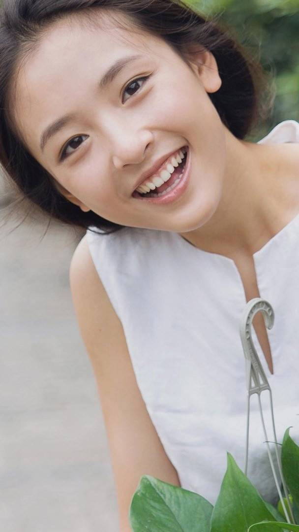 Năm 2011, Ngô Thiến tham gia cuộc thi hoa hậu Hồ Bắc và đạt được giải thưởng "Người đẹp ăn ảnh nhất". Người đẹp 31 nổi tiếng với nhiều phim như: "Anh chỉ thích em", "Lê hấp đường phèn", "Bên nhau trọn đời", "Em là niềm kiêu hãnh của anh", "Yêu em từ cái nhìn đầu tiên", "Lộc đỉnh ký", "Địch nhân kiệt"... (Ảnh: Sina)