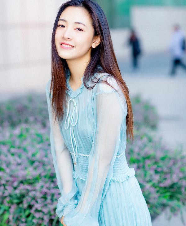 Nhờ vẻ đẹp thanh tú và hàng loạt vai diễn nói trên, Ngô Thiến được mệnh danh là "Nữ thần thanh xuân" của màn ảnh Cbiz. (Ảnh: baike)