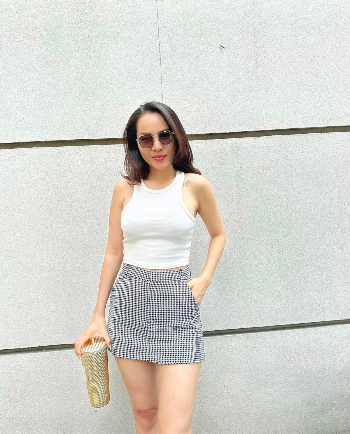 Cựu người mẫu quê Đồng Tháp còn được đông đảo fan xin bí kíp detox cơ thể để giảm cân.