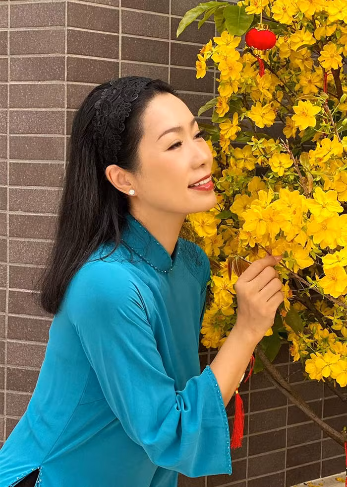 Trịnh Kim Chi được biết tới với vai trò người mẫu, diễn viên nổi tiếng của Vbiz.