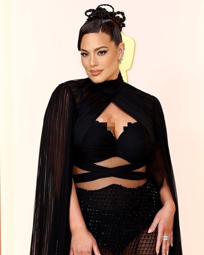 Ashley Graham đã truyền cảm hứng và sự tự tin cho rất nhiều cô gái có vóc dáng ngoại cỡ.