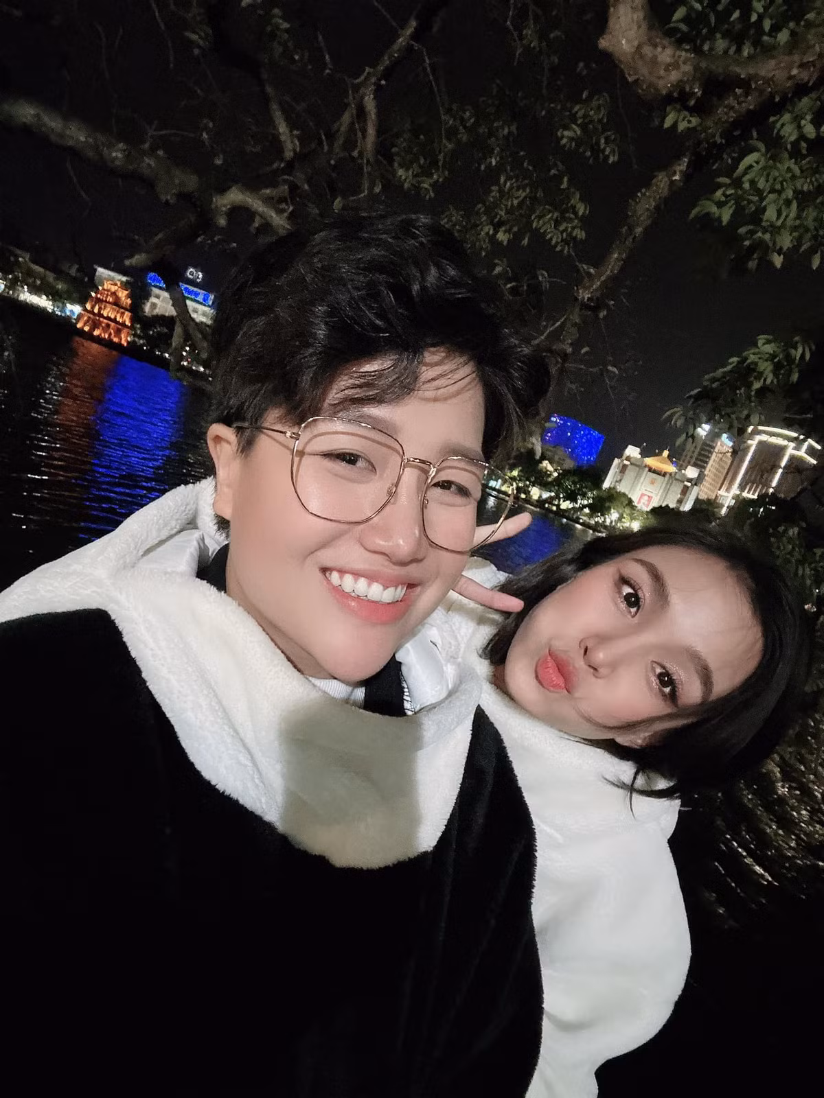 Vượt qua nhiều định kiến, cô và ông xã đạo diễn Yunbin - một transguy (người chuyển giới nam) tổ chức đám cưới năm 2019 sau 4 tháng hẹn hò.