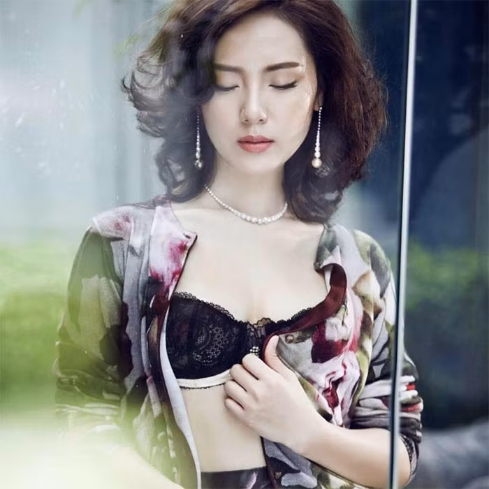 Làn da trắng mịn cũng giúp Phương Linh ghi điểm trong mắt người hâm mộ.