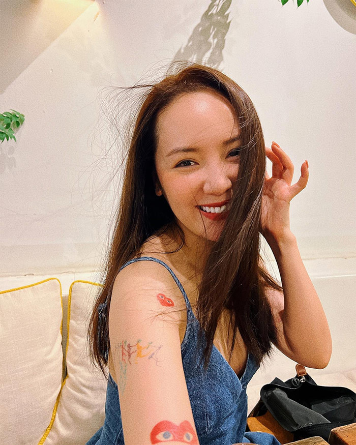 Ca sĩ Phương Linh sở hữu rất nhiều hình xăm nhỏ đáng yêu trên cơ thể.