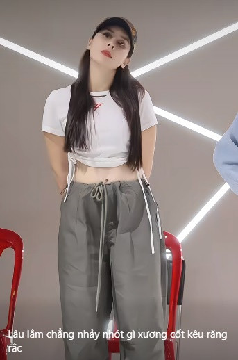 Khi được hỏi về Hồ Hoài Anh sau ồn ào, Lưu Hương Giang không lên tiếng về tin đồn ly hôn. Chị chỉ gửi lời nhắn nhủ trong bài phỏng vấn trên Dân Trí rằng: "Dù có chuyện gì xảy ra, tôi vẫn biết ơn Hồ Hoài Anh".