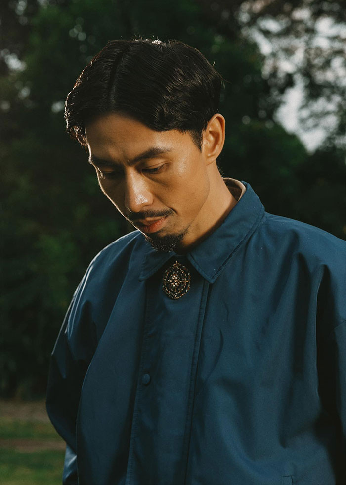 Tuy nhiên trước những đồn đoán, cặp đôi không lên tiếng xác nhận. "Từ trước đến giờ, tôi không nhắc nhiều về gia đình và đời sống cá nhân vì muốn đời sống âm nhạc của mình chỉ gói gọn xung quanh những giai điệu và lời hát. Về những việc liên quan đến cuộc sống của mình, đặc biệt là những chuyện vui, những chuyện có thể lan tỏa năng lượng tích cực đến mọi người, tôi hứa sẽ là người đầu tiên sẵn sàng chia sẻ thành thật với mọi người khi thấy mình đã suy nghĩ thấu đáo". Đen Vâu viết trên trang cá nhân.