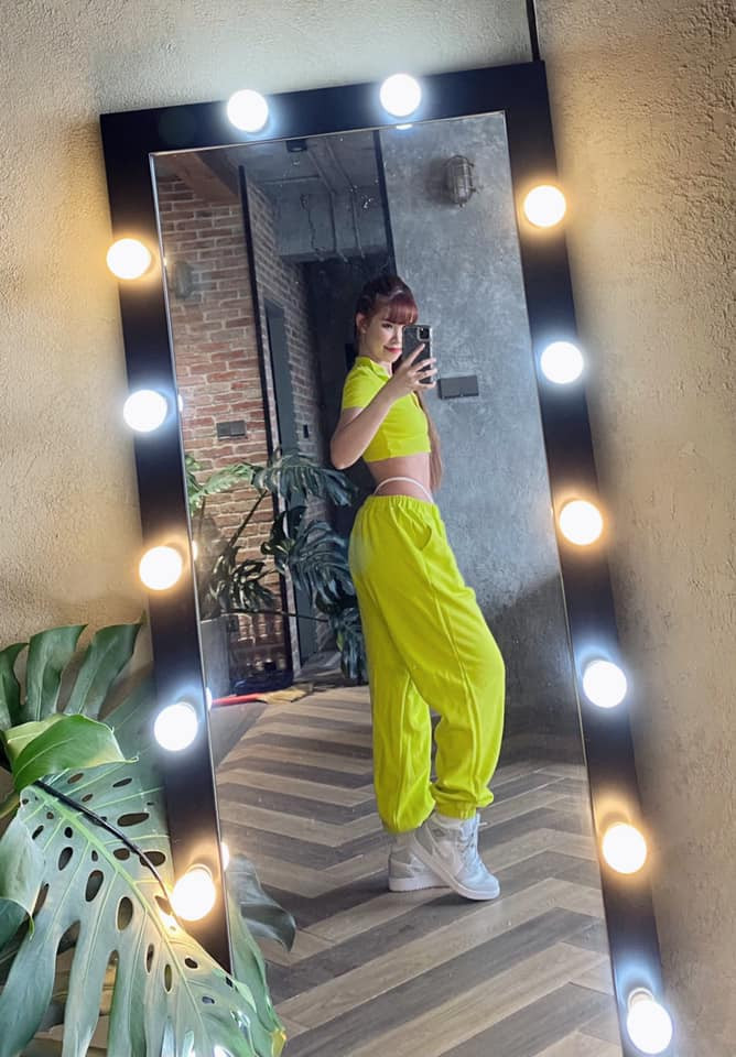 Khởi My và Kelvin Khánh tận hưởng cuộc sống vợ chồng son trong căn nhà khang trang ở TP HCM sau 6 năm kết hôn.