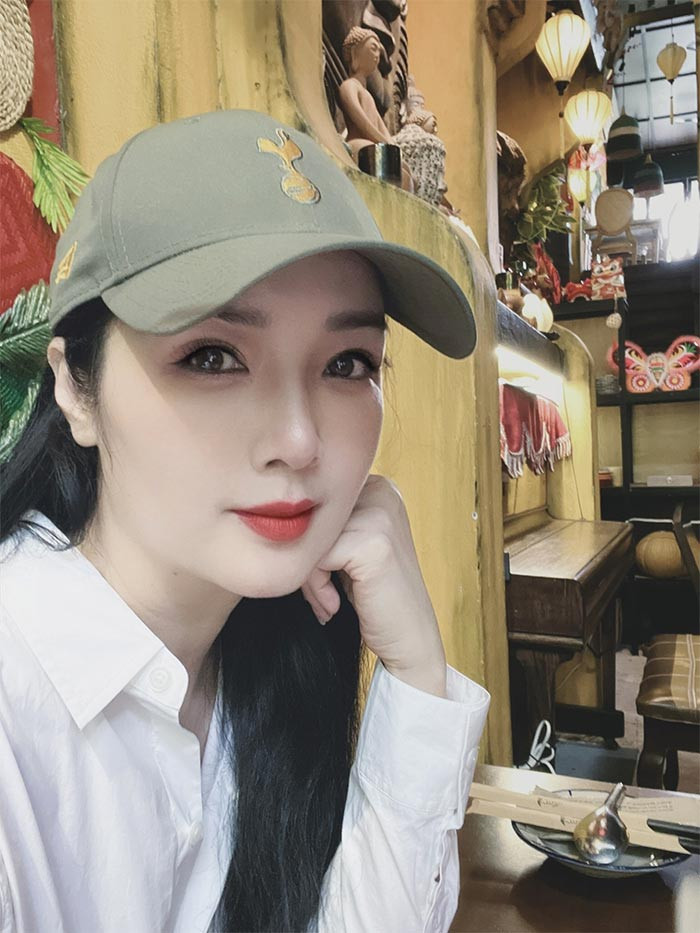 Cuộc sống giàu có, xa hoa với biệt thự, siêu xe, đồ hiệu của Hoa hậu Đền Hùng khiến nhiều người mơ ước.