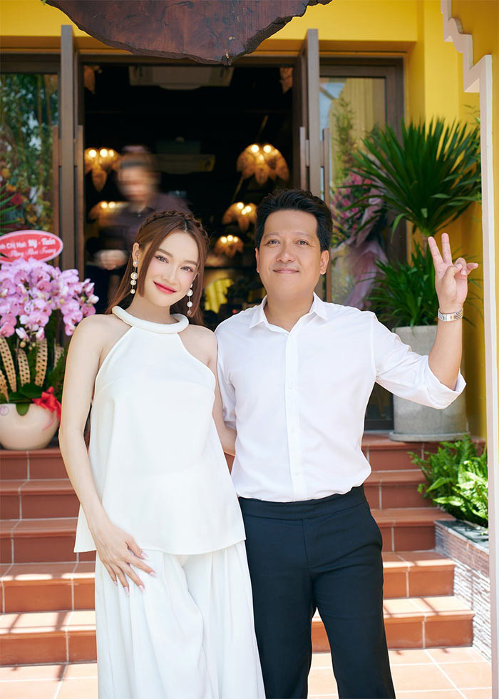 Khi Nhã Phương mang bầu, Trường Giang luôn chăm sóc và cưng chiều vợ, tìm hiểu chế độ ăn uống của bà bầu. Nhã Phương chia sẻ rằng chồng "lên thực đơn" để đảm bảo đầy đủ dinh dưỡng cho vợ và con.