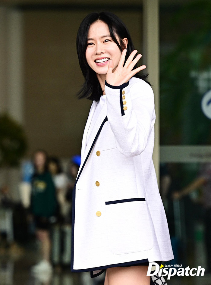 Đây là lần đầu tiên Son Ye Jin công khai xuất hiện trước công chúng sau khi sinh con trai đầu lòng vào tháng 11/2022. (Ảnh: Dispatch)