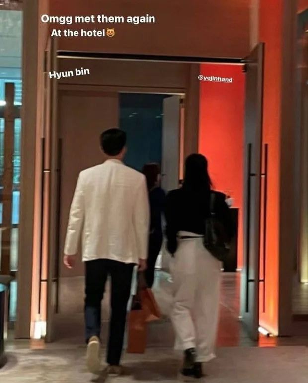 Hai vợ chồng Son Ye Jin xuất hiện tại sân bay vào tháng 3 trong chuyến du lịch Nhật Bản. (Ảnh: Newsen)