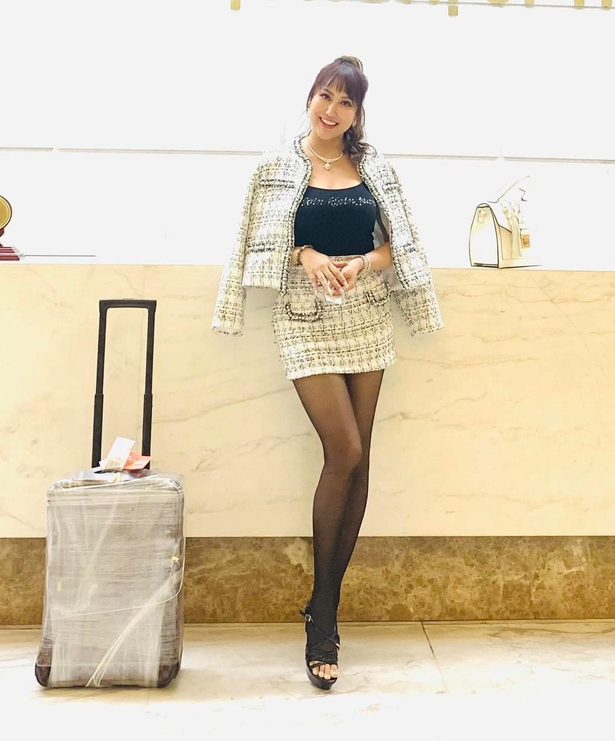 Từng gây choáng với thân hình sồ sề phát tướng, mỹ nhân sinh năm 1982 hiện giảm cân thành công và duy trì thân hình đẫy đà một chút ở tuổi trung niên.