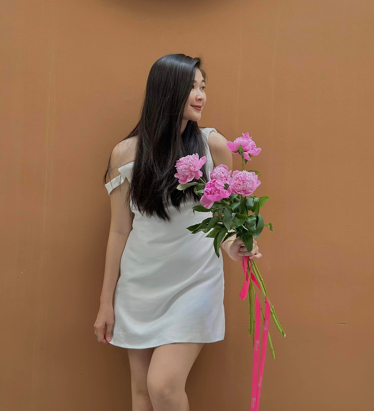 Không chỉ thành công trong sự nghiệp, Huy Khánh "Lật mặt 6" còn có cuộc hôn nhân viên mãn bên bà xã Mạc Anh Thư và cô con gái đáng yêu Cát Cát.