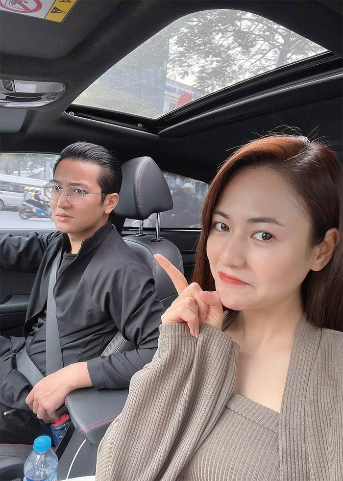 Trên trang cá nhân, nữ diễn viên sinh năm 1996 thường xuyên chia sẻ khoảnh khắc ngọt ngào với bạn trai Trọng Trí.