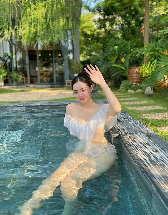 Năm 2015, Quỳnh Kool đóng nhiều các bộ phim sitcom như: Kem xôi, Loa phường, tiểu phẩm hài tình huống trên mạng xã hội.