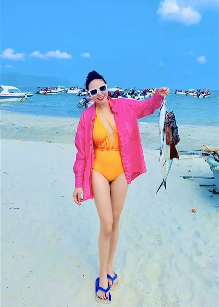 Nữ diễn viên sở hữu body rất nóng bỏng, bắt mắt.