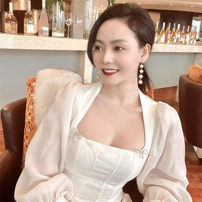 Mặc dù chỉ nhận những vai phụ, ngắn nhưng Huyền Trang lại gây chú ý bởi sự táo bạo trong những vai diễn mà cô thể hiện, đặc biệt khi đóng những cảnh nóng.