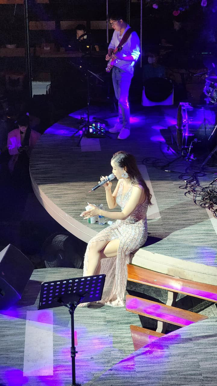 Ca sĩ Maya chia sẻ cho sự trở lại sau những "sóng gió" đã qua: "Đêm qua là một đêm diễn rất cảm xúc của Maya và đến giờ này vẫn nguyên vẹn. Thời gian trôi qua quá nhanh, biến cố cũng không ít nhưng những gì đọng lại là những cố gắng, những bước chân không ngừng nghỉ của chính mình. Đã từng nghĩ “không biết khi nào mới có thể thực sự trở lại” nhưng với một đêm tuyệt vời như hôm qua thì Maya đã có câu trả lời và động lực để tiếp tục hành trình dài phía trước".