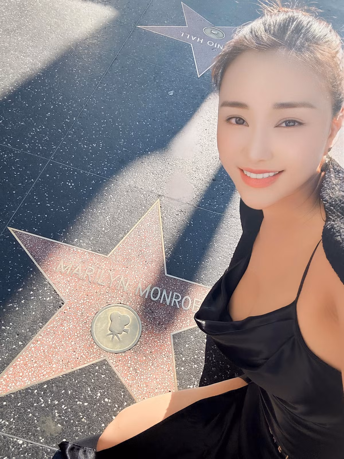 Trải qua những thăng trầm lẫn cả thị phi trong quá khứ, bà mẹ đơn thân học cách đón nhận và bình thản để những sóng gió qua đi.