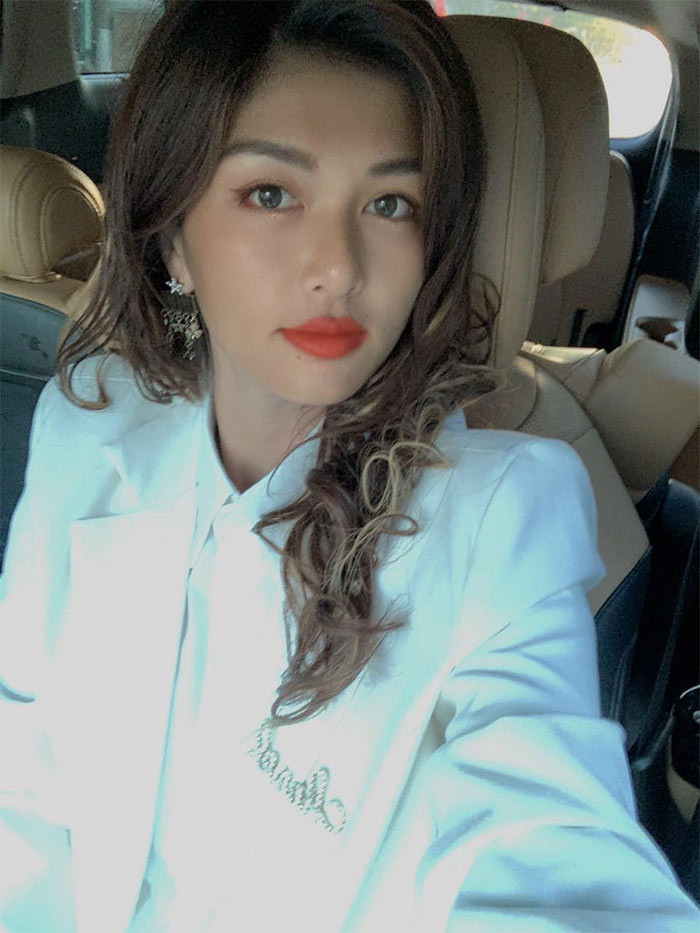 Oanh Yến cùng chồng con tận hưởng cuộc sống yên bình ở vùng quê và cô thấy rất hạnh phúc với những gì mình đang có.