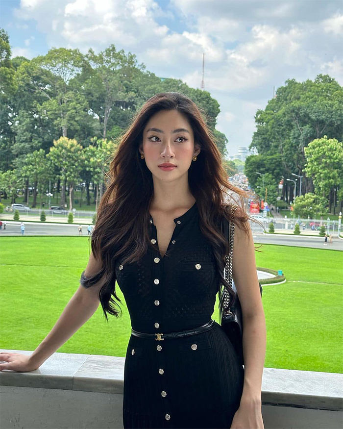 Sau khi tốt nghiệp Đại học Ngoại thương loại xuất sắc, người đẹp sinh năm 2000 chính thức trở thành Đại sứ thương hiệu của Trường Đại học Đại Nam và làm trợ giảng tại khoa Quản trị kinh doanh – chuyên ngành Kinh doanh Quốc tế.