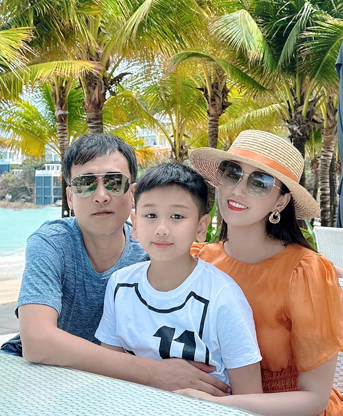 Cô còn được chồng đại gia rất chiều chuộng và hỗ trợ nhiều trong công việc kinh doanh.