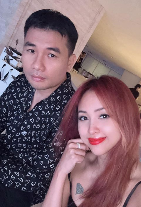 Thỉnh thoảng hai vợ chồng trốn con đi hẹn hò riêng để hâm nóng tình cảm.