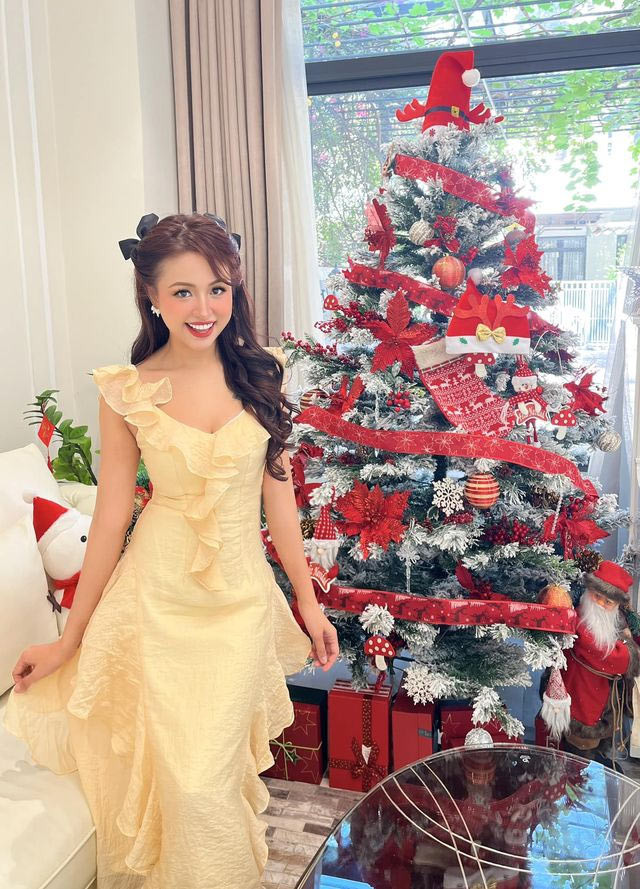 Bà mẹ một con trở lại với công việc MC yêu thích sau một thời gian gián đoạn để giành tâm trí cho chương trình "Chị đẹp đạp gió rẽ sóng".