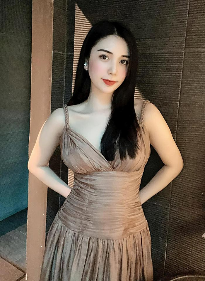 Tuy nhiên, cách đây vài năm, nữ diễn viên 29 tuổi từng tăng cân không kiểm soát vì ăn gì cũng thấy ngon. "Cân nặng tăng lên nhanh chóng và tập trung chủ yếu ở vùng bụng, phần tay, với lượng mỡ thừa khá lớn", Thanh Bi cho biết.