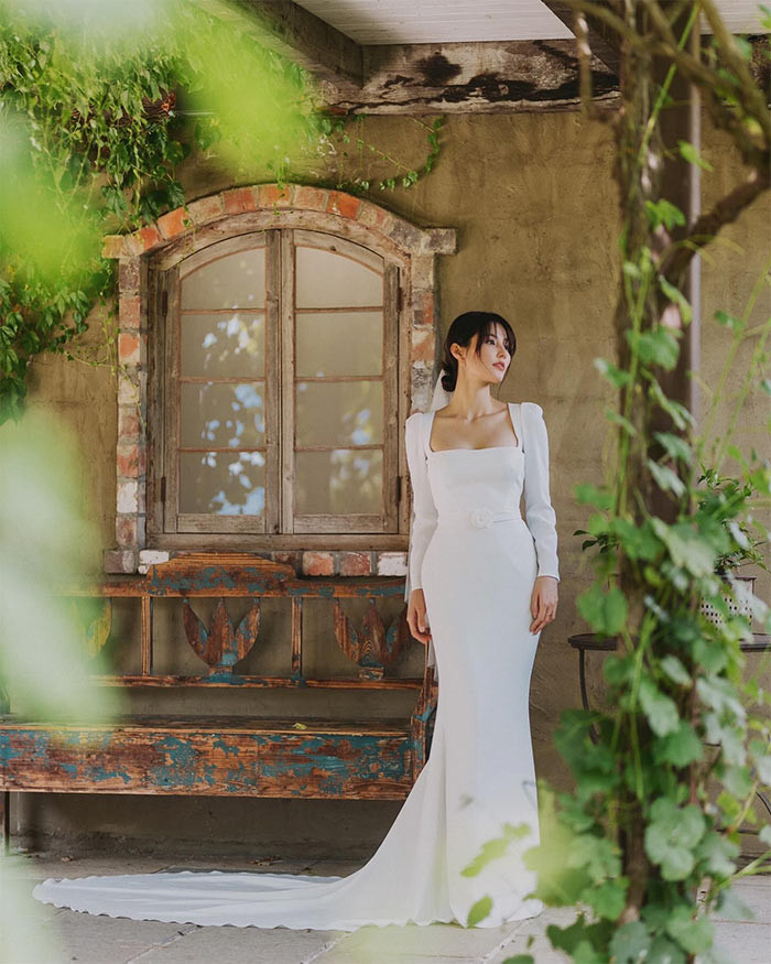 Diễm My cho biết, trong ba năm đầu yêu xa cô và Vinh Nguyễn từng chia tay nhưng sau đó cả hai nối lại. Sau khi Vinh Nguyễn tốt nghiệp đại học ở Australia về Việt Nam làm việc, mối quan hệ của họ ngày càng bền chặt, thắm thiết hơn.