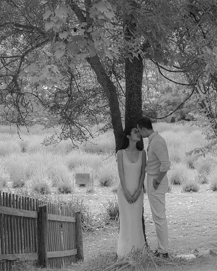 Diễm My và Vinh Nguyễn quen nhau vào năm 2015 nhưng đến tháng 10/2016 mới công khai mối quan hệ khi lần đầu cùng nhau xuất hiện tại Liên hoan phim Australia.