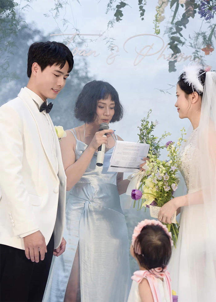 Hiền Lê trong đám cưới của em gái và nam diễn viên Quốc Toản. (Ảnh: Vietnamnet)