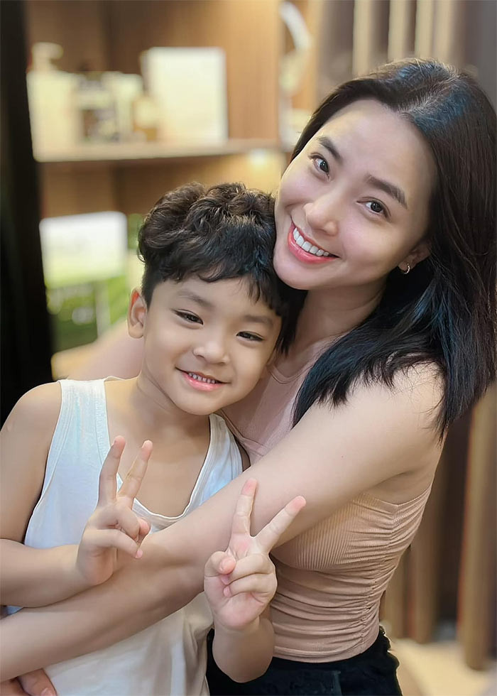 "Về chung nhà" với diễn viên Thành Đạt, Hải Băng rút lui khỏi showbiz và chuyển sang kinh doanh, chăm lo cho gia đình.