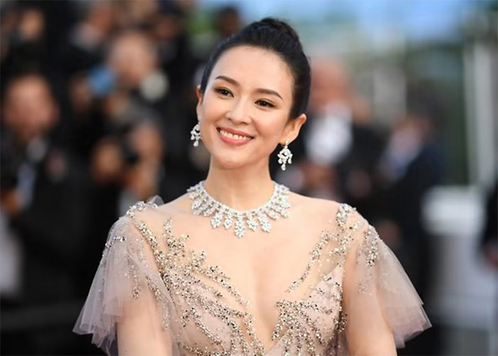 Năm 2012, nàng Hoa đán lại trở thành tâm điểm của truyền thông khi có thông tin cô là người thứ ba xen vào cuộc hôn nhân của doanh nhân Ninh Tiểu Ba. (Ảnh: CNA)