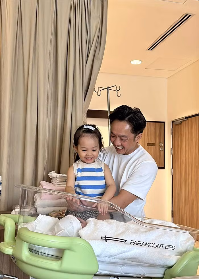 Ngày 30/5/2023, vợ chồng Đàm Thu Trang vừa chào đón thêm một em bé thứ hai, bé trai có tên ở nhà là Sutin.