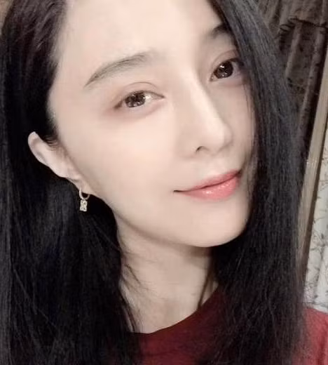 Sau scandal trốn thuế vào tháng 5/2018, Phạm Băng Băng biến mất khỏi showbiz vài tháng. (Ảnh: Instagram)