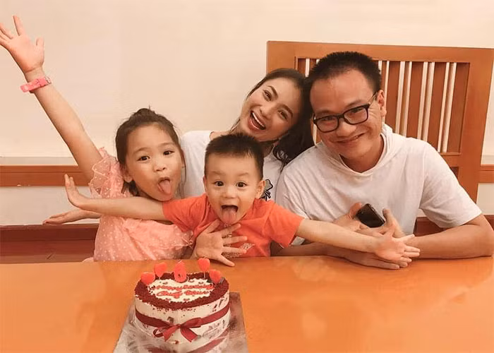 Sang Mỹ, Diệu Hương chú tâm chăm sóc gia đình và kinh doanh online. Trên trang cá nhân, thỉnh thoảng Diệu Hương chia sẻ những hình ảnh cuộc sống đời thường của cô ở Mỹ như nấu ăn, đưa con đi học, cùng gia đình đi chơi...