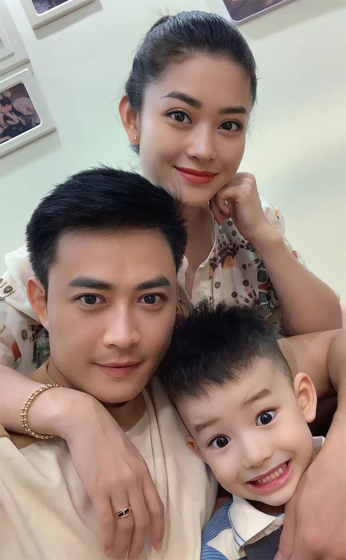 Vợ chồng Tiến Lộc có một con trai chung, năm nay bé đã 4 tuổi.