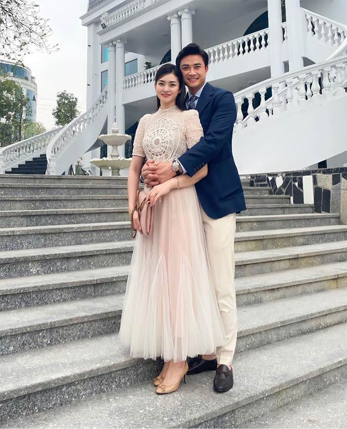 Sau khi lấy chồng, sinh con, nhan sắc của Hồng Nga lại càng mặn mà, xinh đẹp hơn.